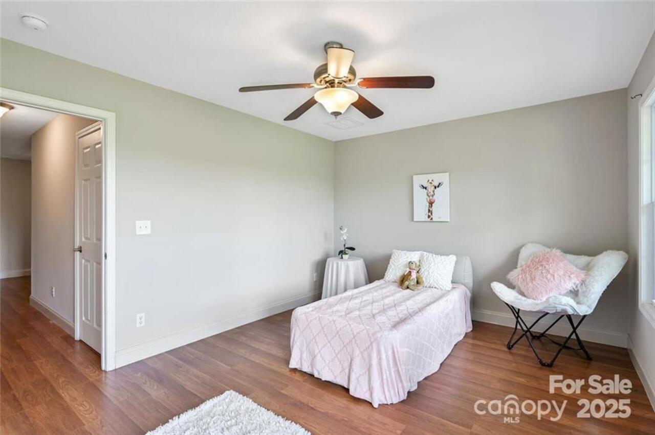 Listing Photo 14