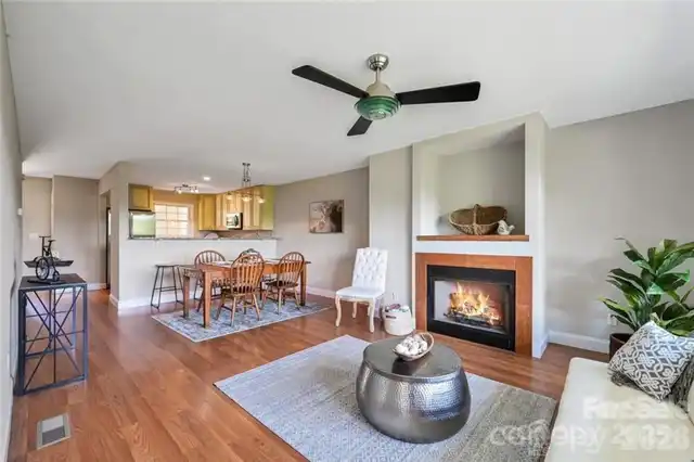 Listing Photo 9