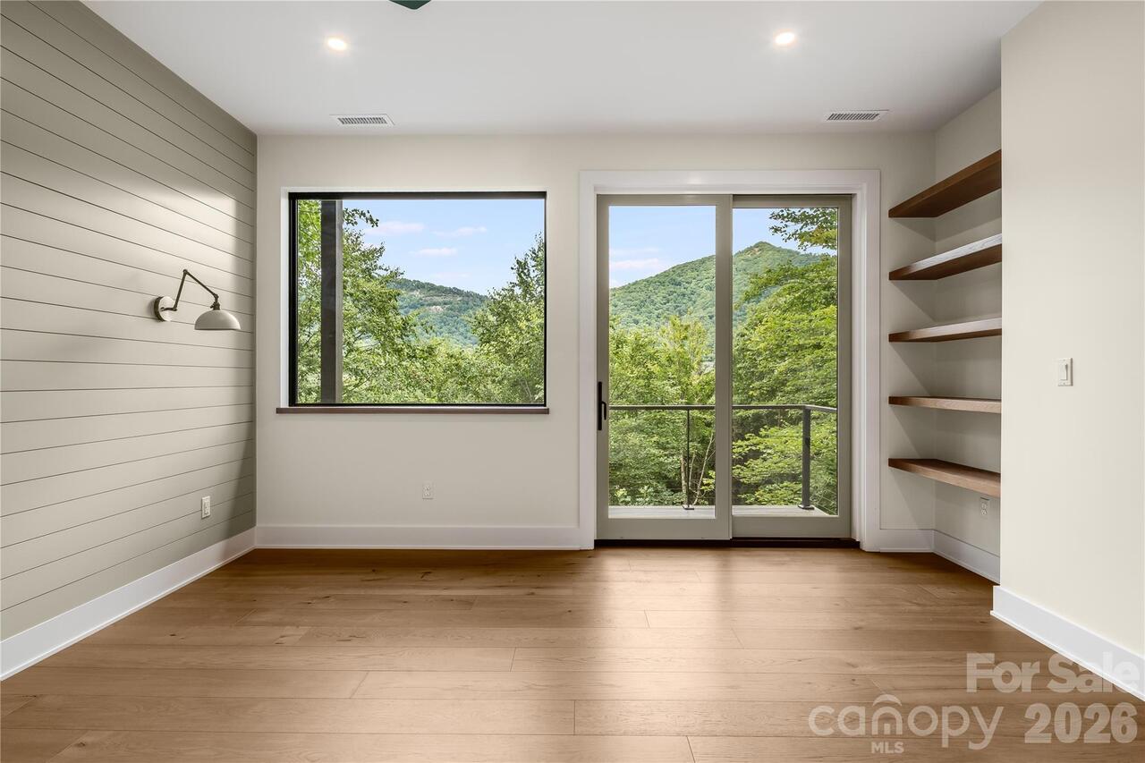 Listing Photo 23