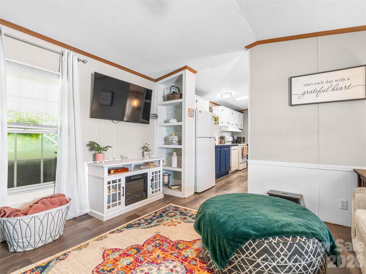 Listing Photo 8