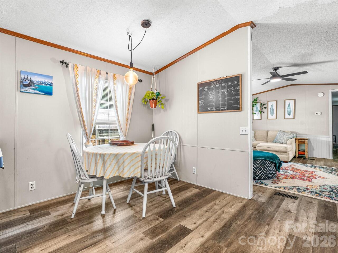 Listing Photo 12
