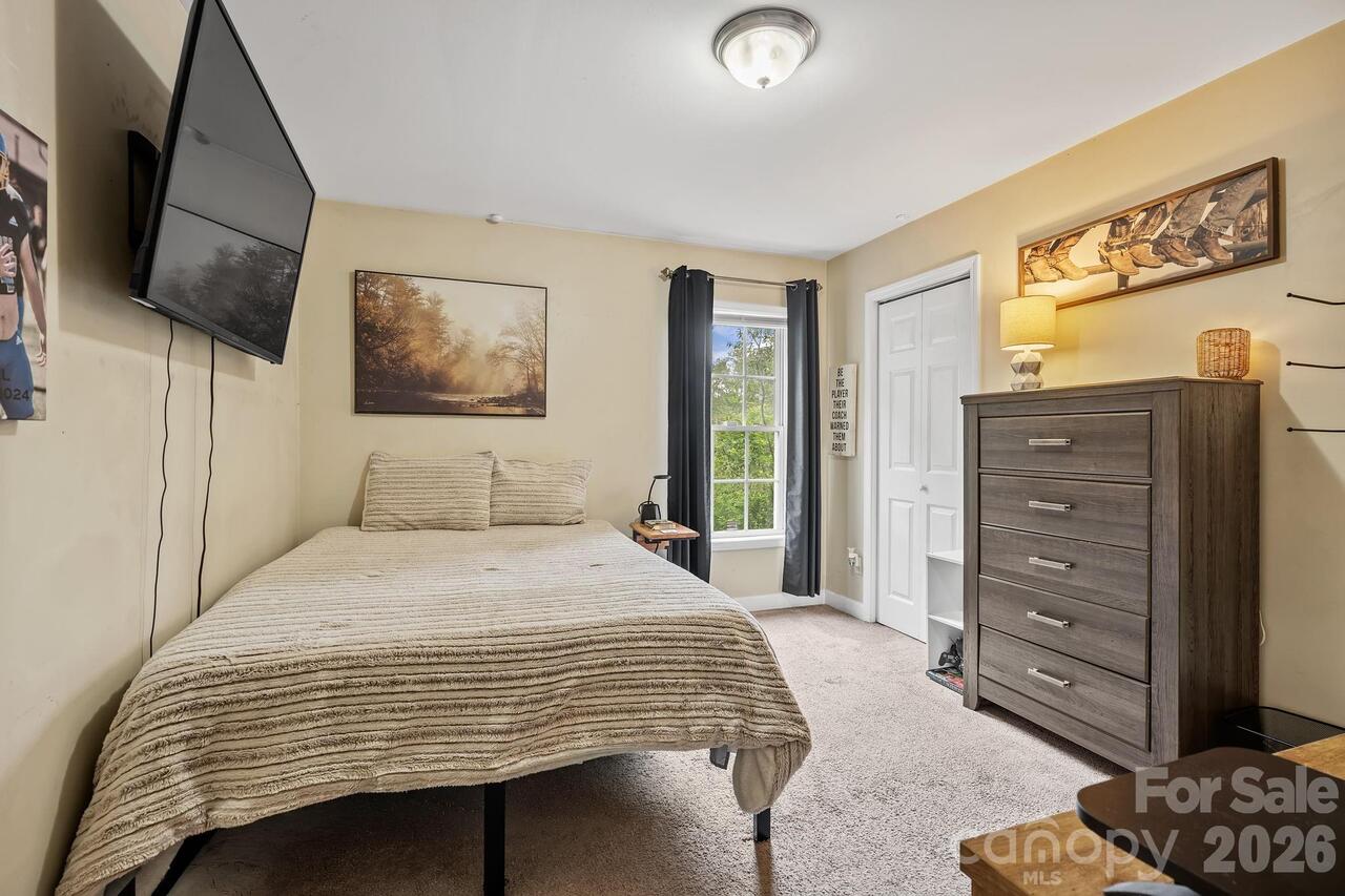 Listing Photo 16