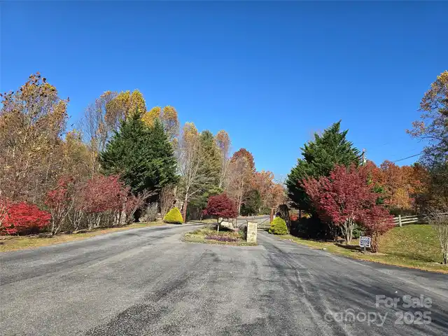Listing Photo 11