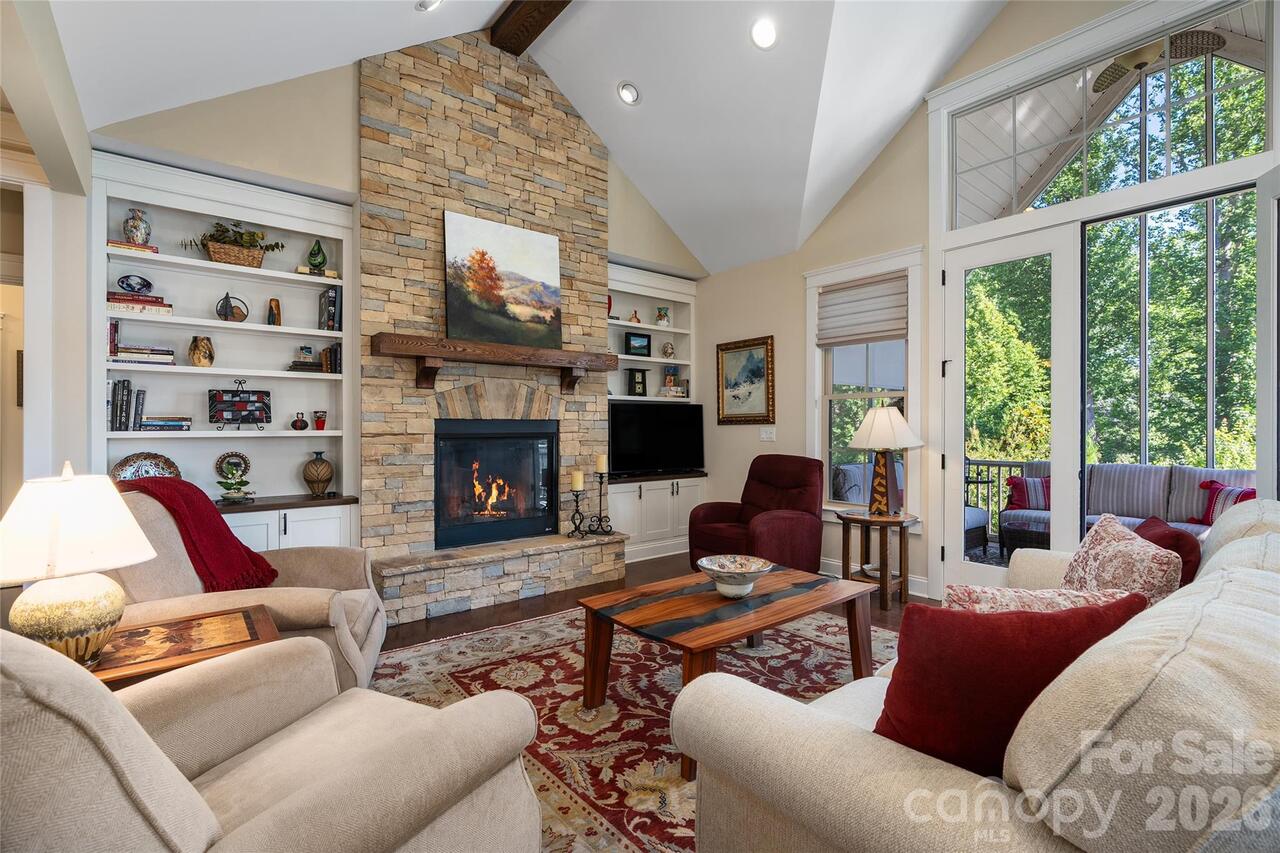 Listing Photo 8