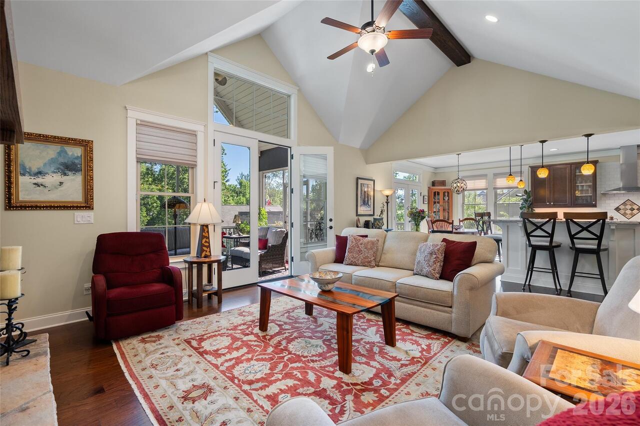 Listing Photo 12