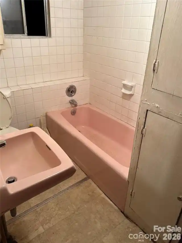 Listing Photo 8