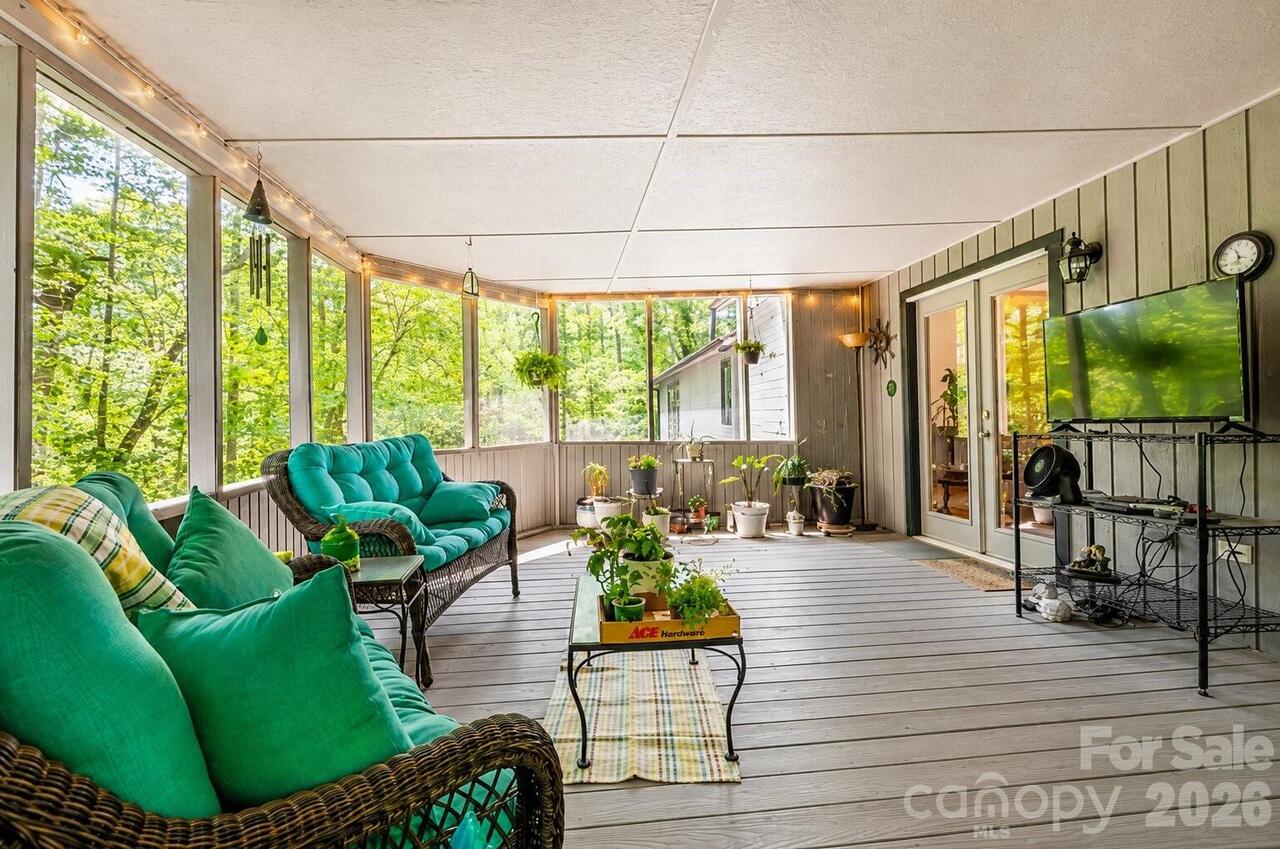 Listing Photo 18