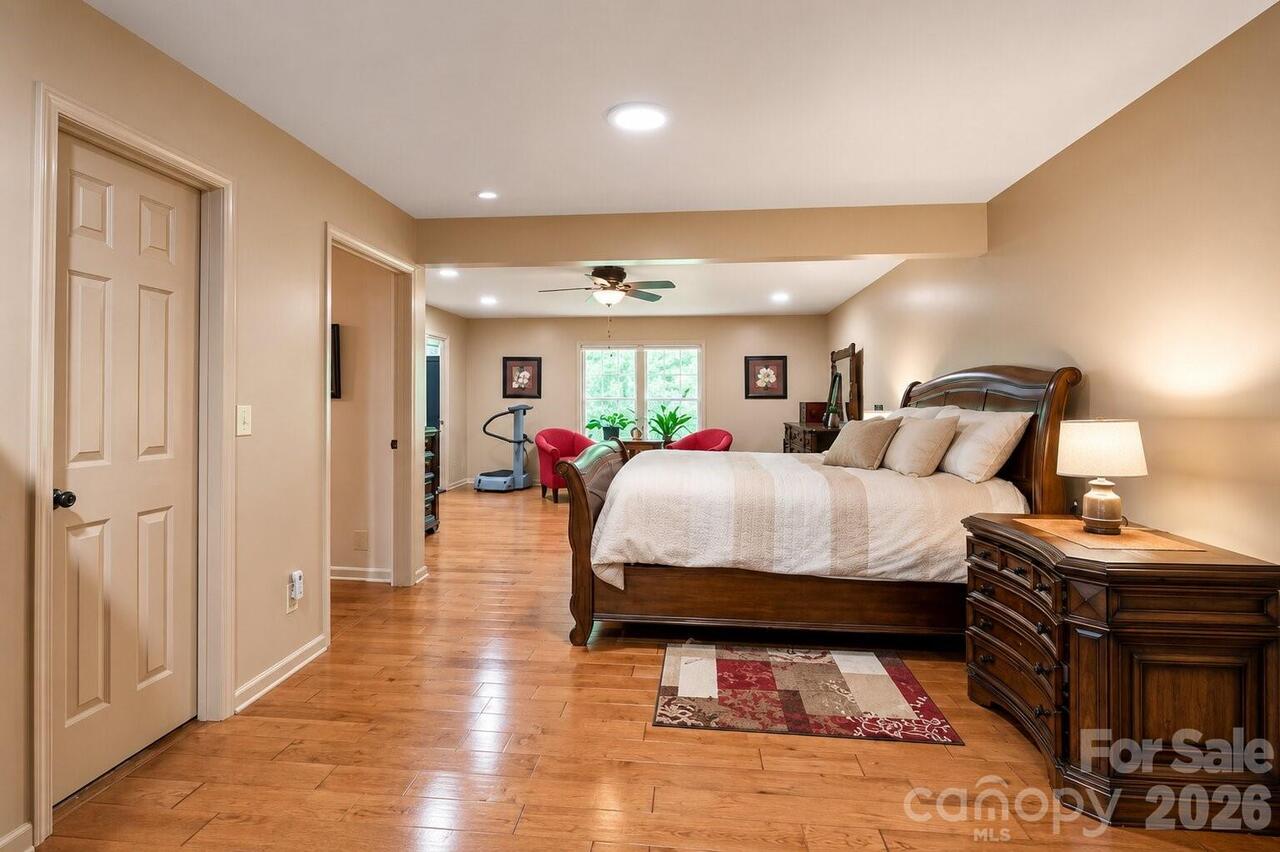 Listing Photo 23