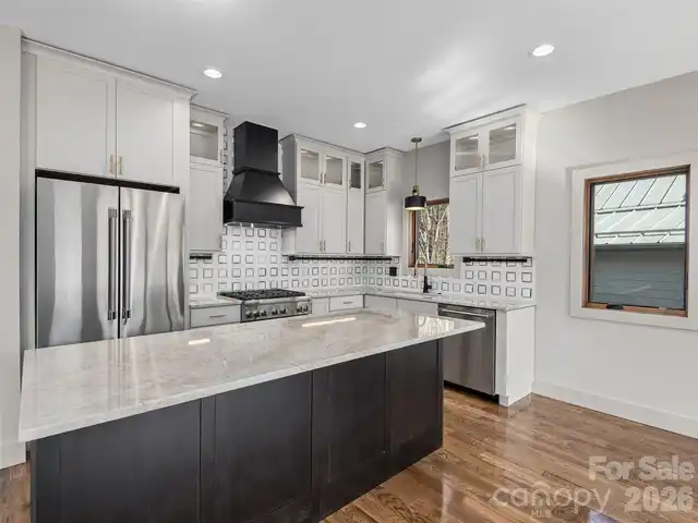 Listing Photo 8