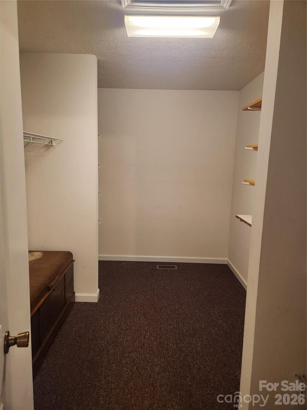 Listing Photo 14