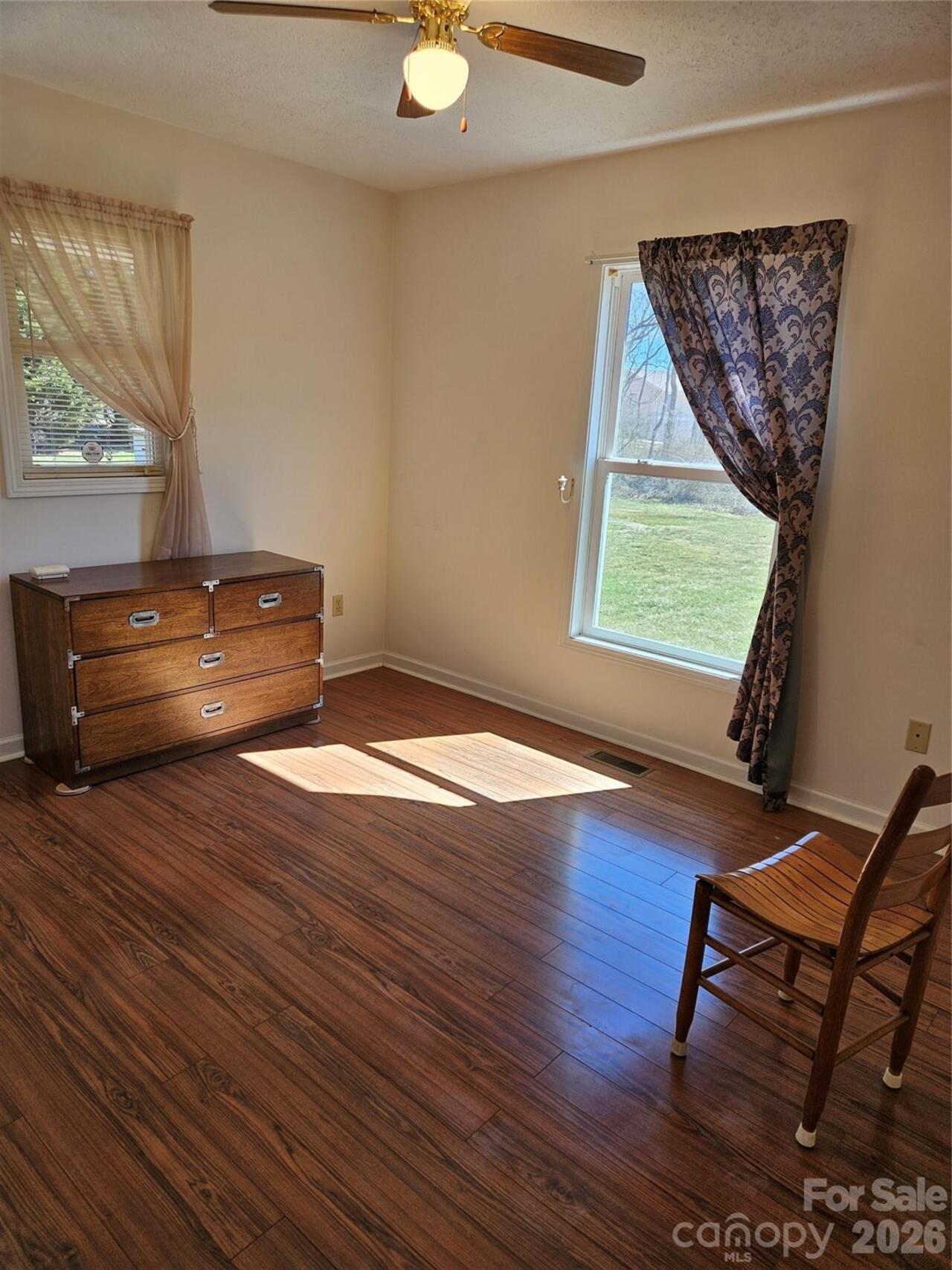Listing Photo 15