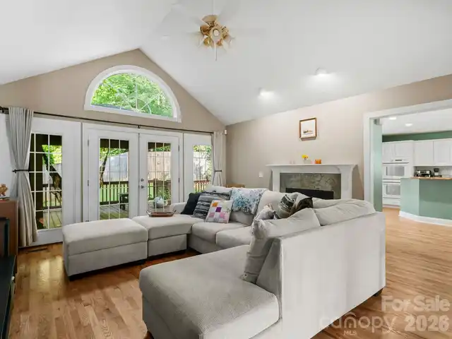 Listing Photo 7