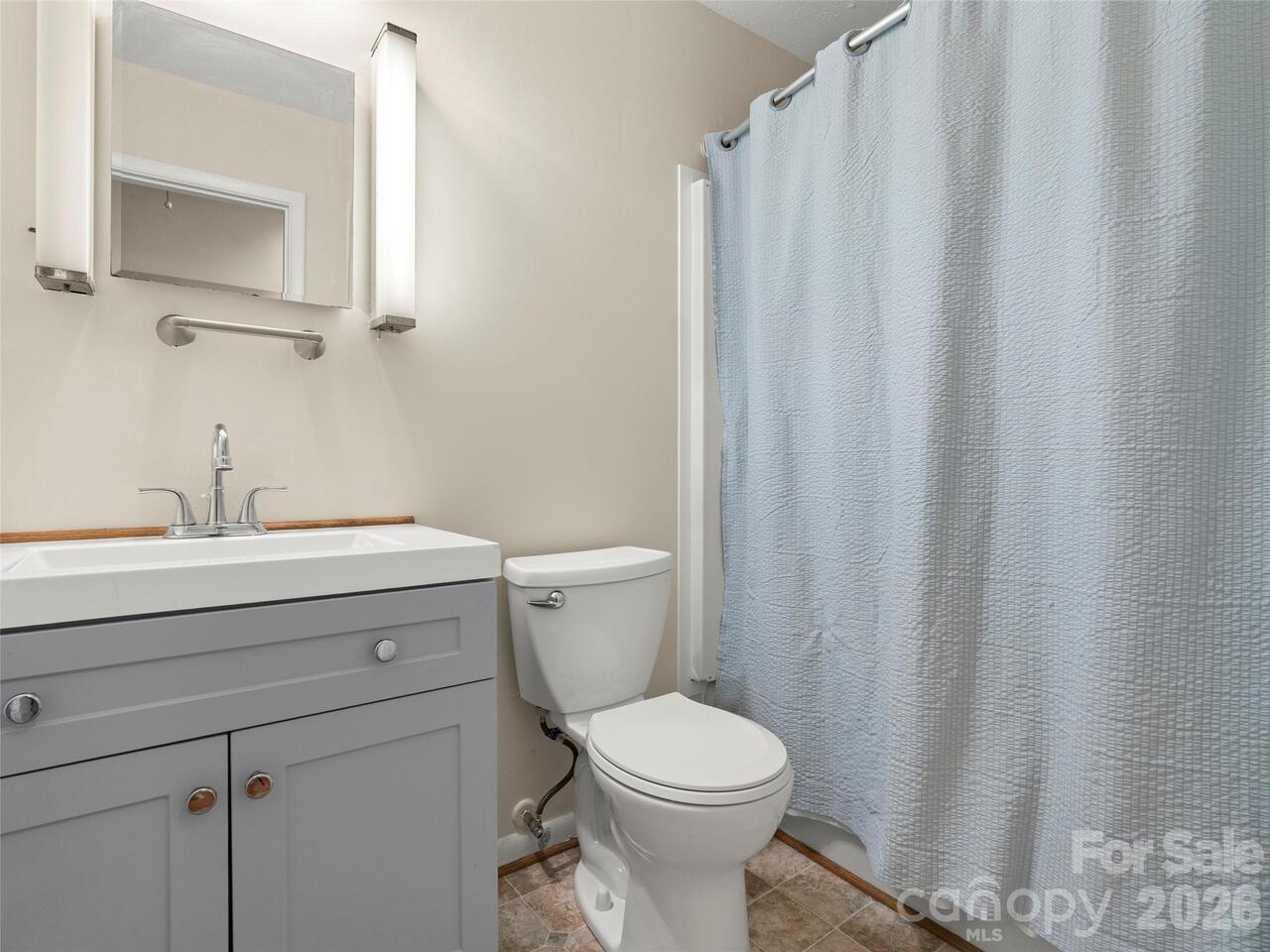Listing Photo 11