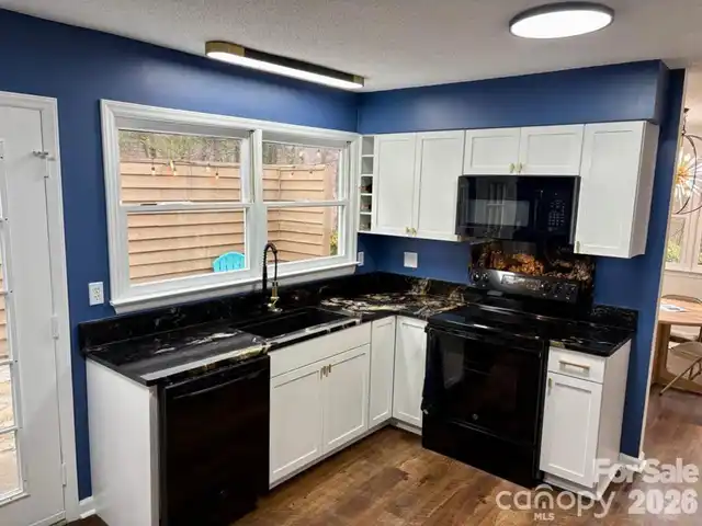 Listing Photo 9