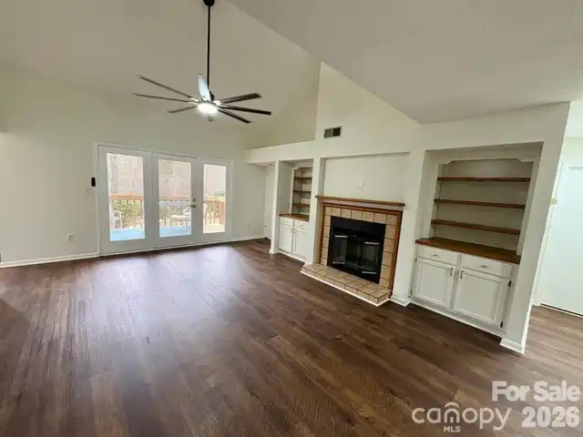 Listing Photo 10