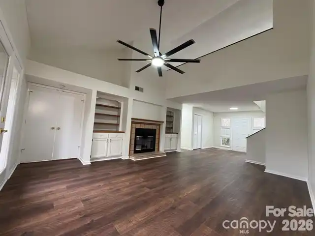 Listing Photo 11