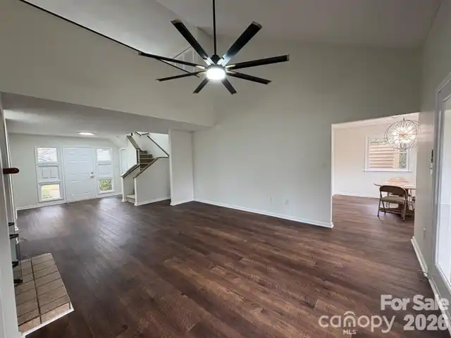 Listing Photo 12