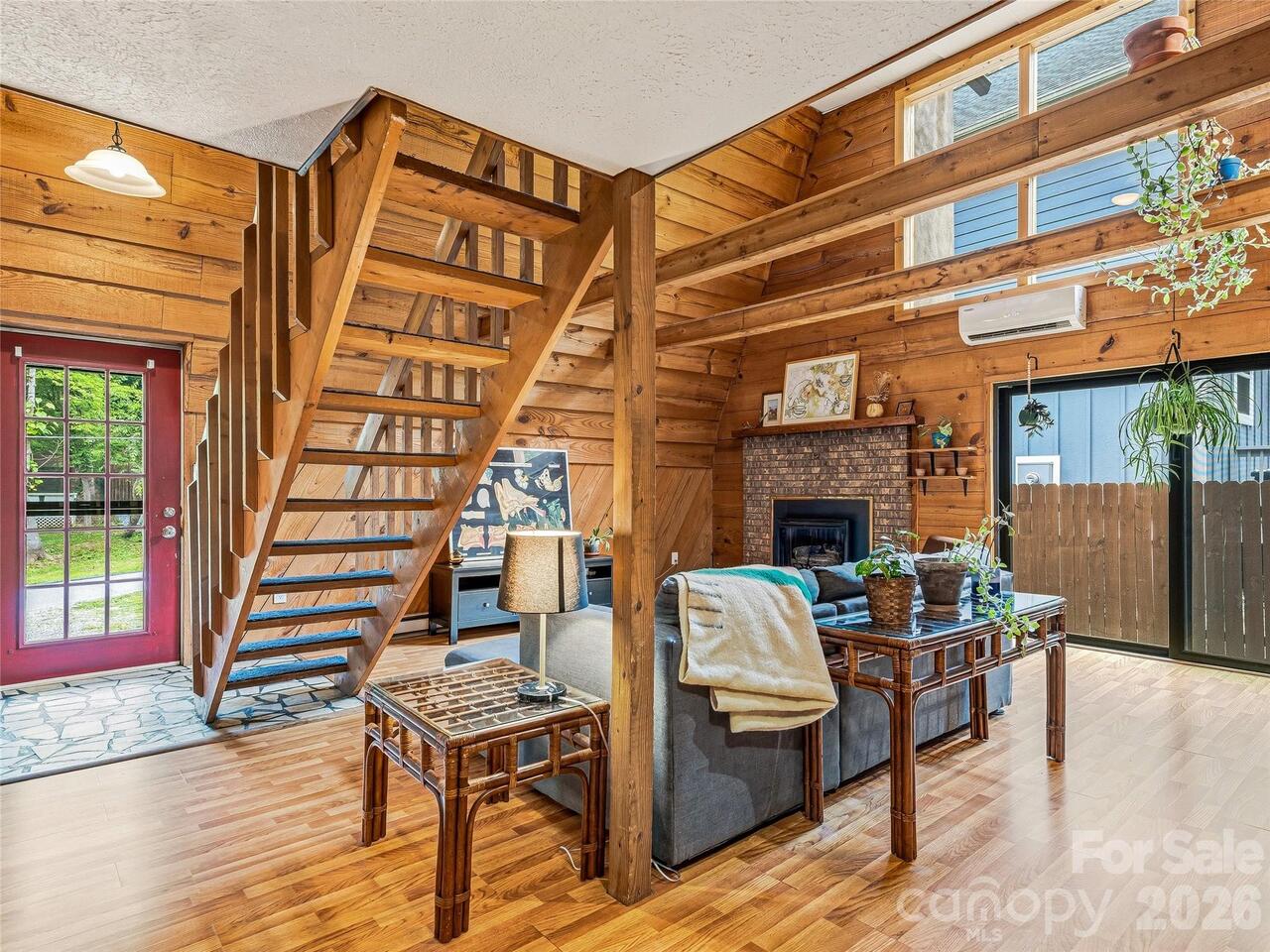 Listing Photo 10