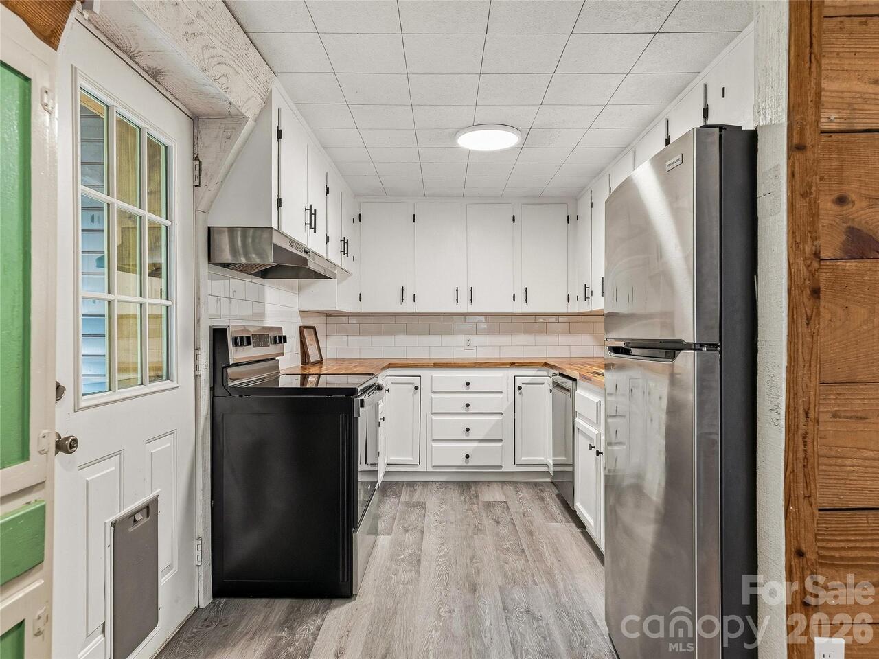 Listing Photo 11