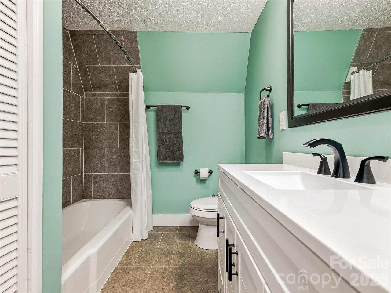 Listing Photo 16