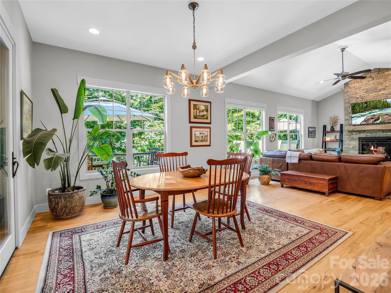 Listing Photo 11