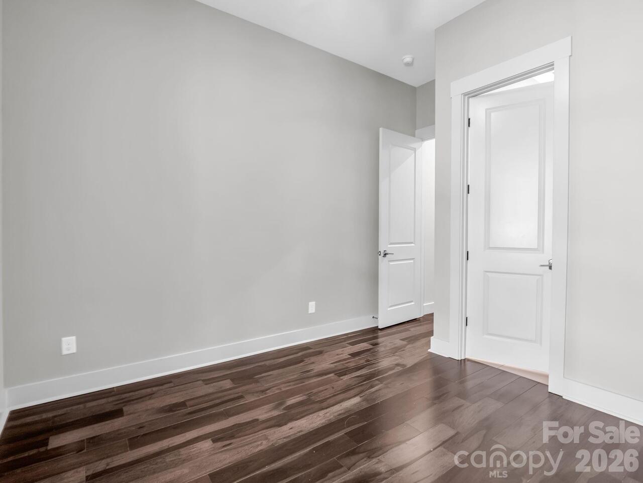 Listing Photo 32