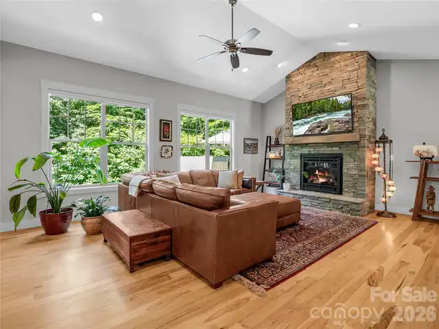 Listing Photo 7