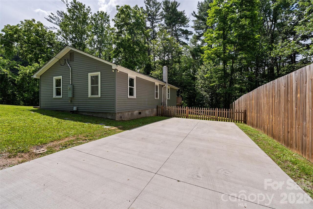 Listing Photo 19