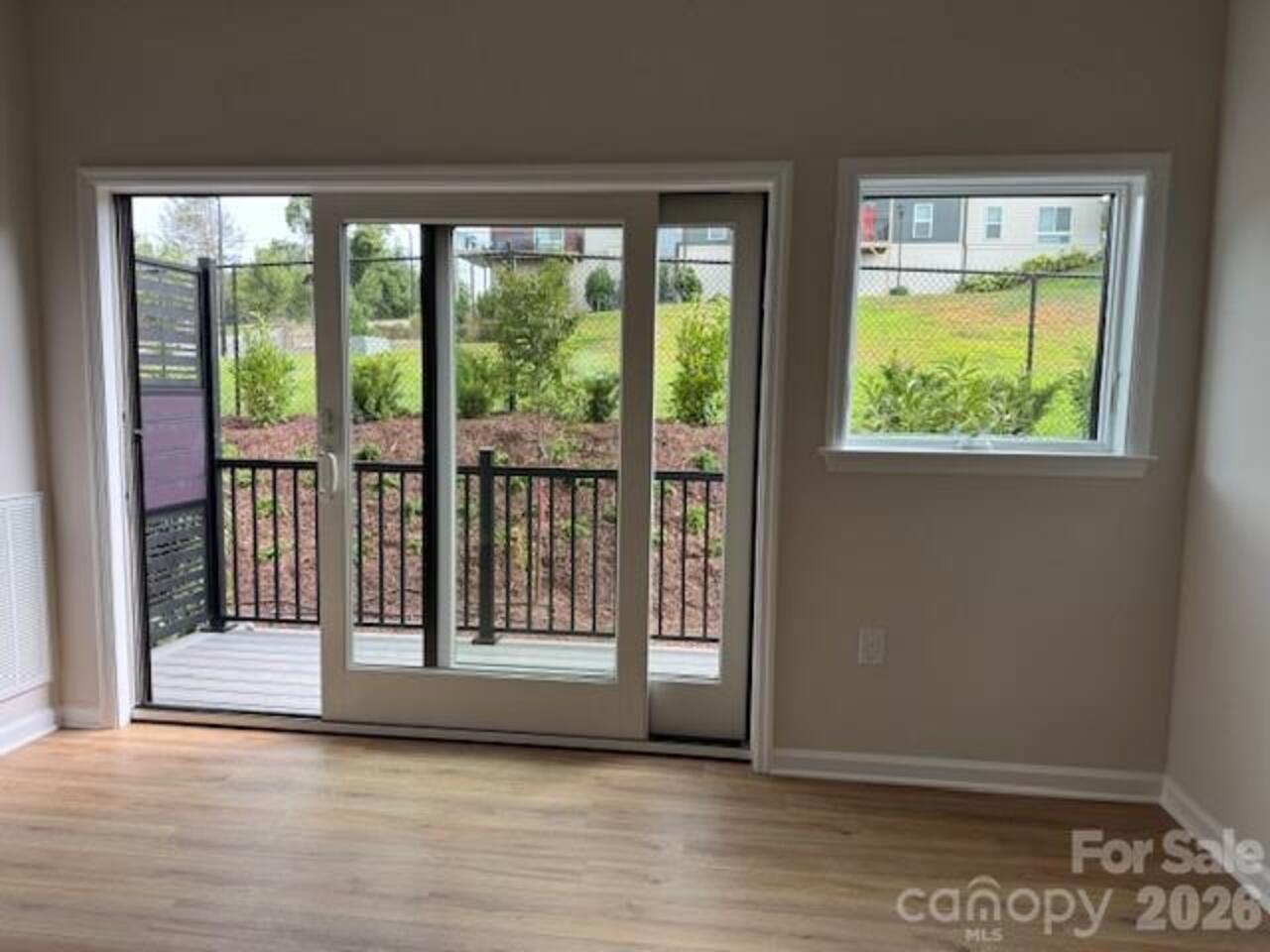 Listing Photo 14