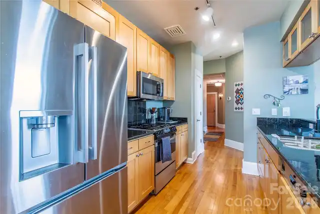 Listing Photo 12