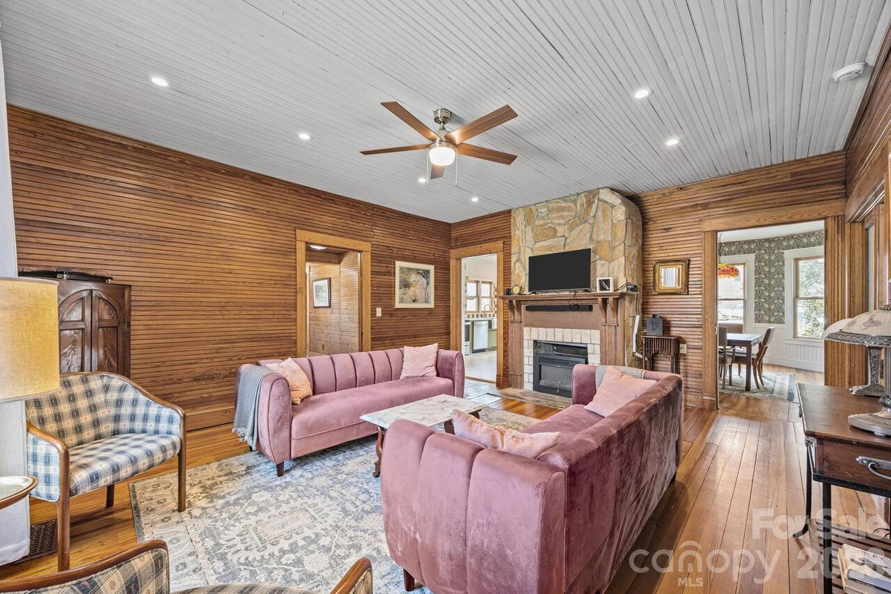 Listing Photo 8