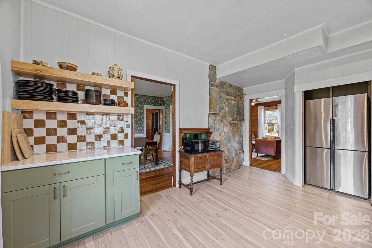 Listing Photo 10