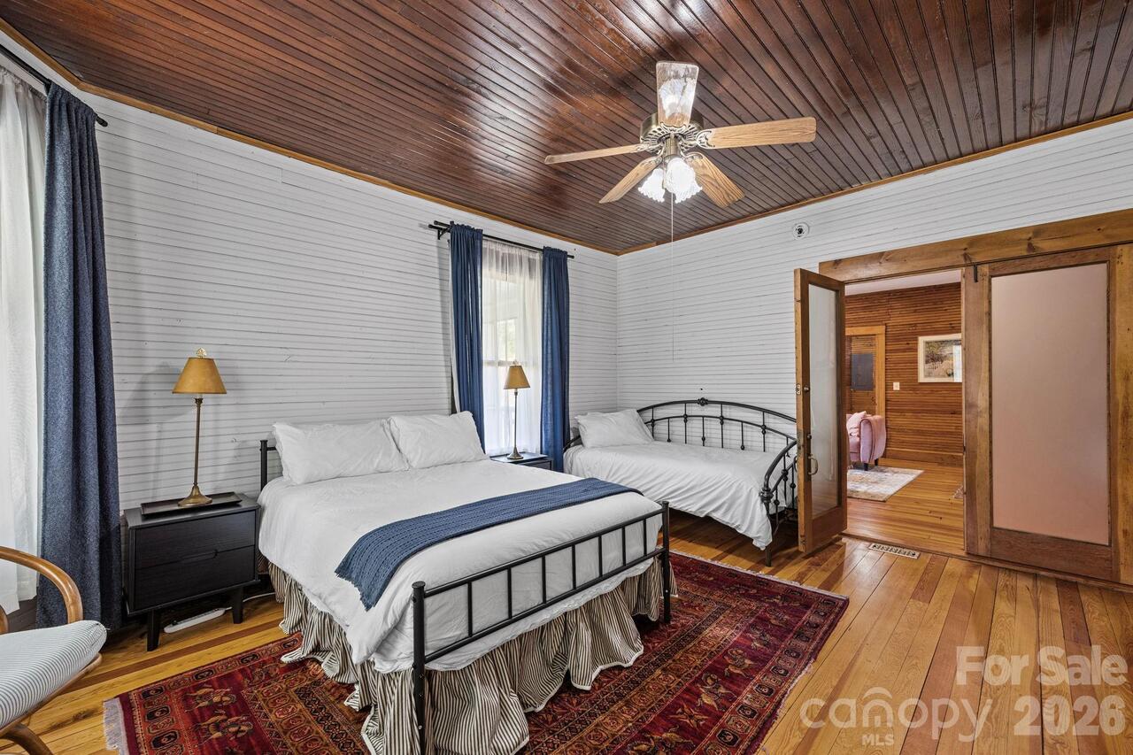Listing Photo 15