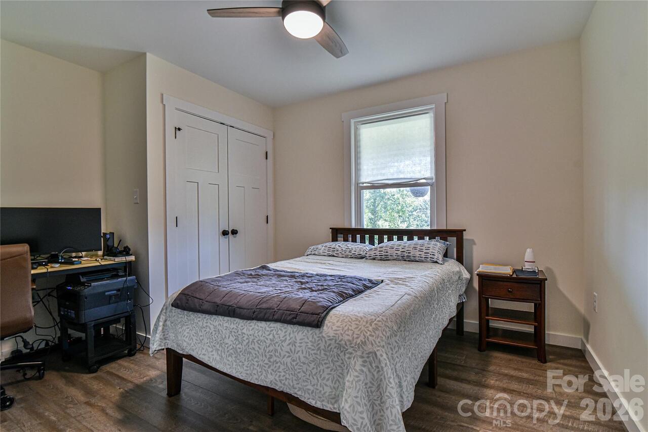 Listing Photo 15