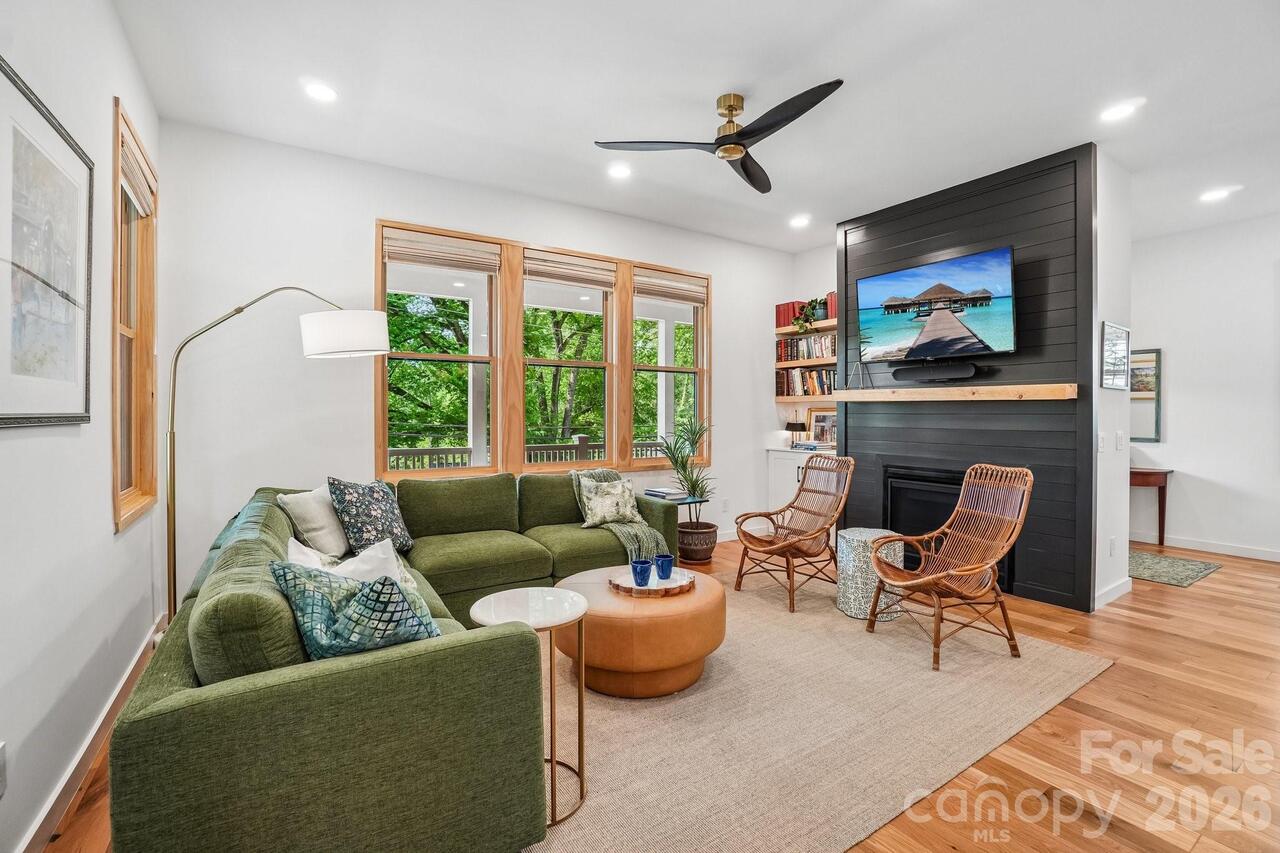 Listing Photo 9