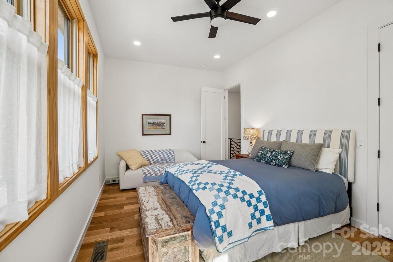 Listing Photo 32