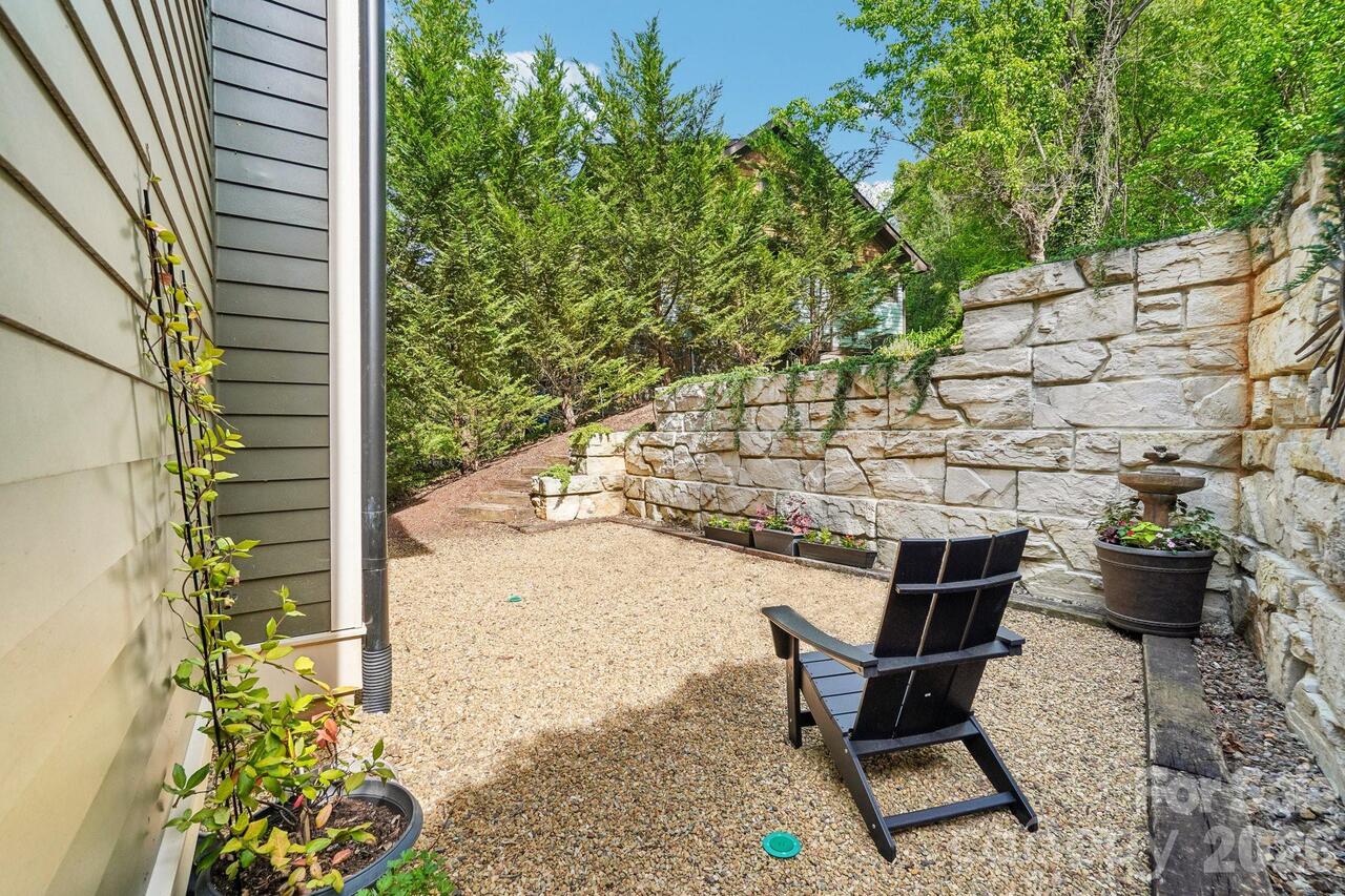 Listing Photo 37