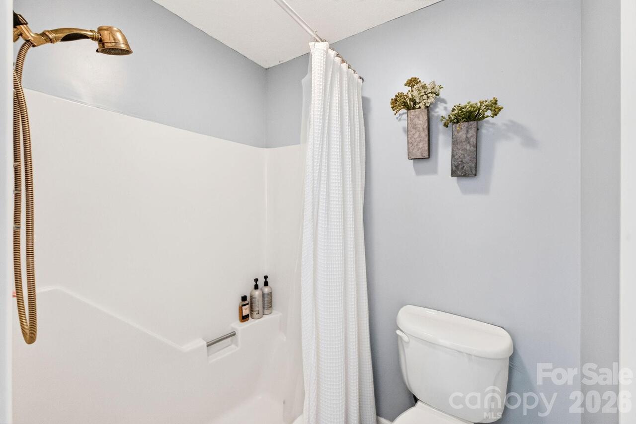 Listing Photo 10