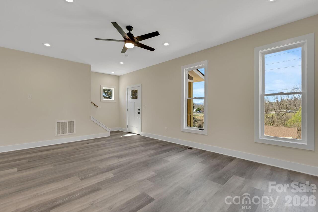 Listing Photo 19
