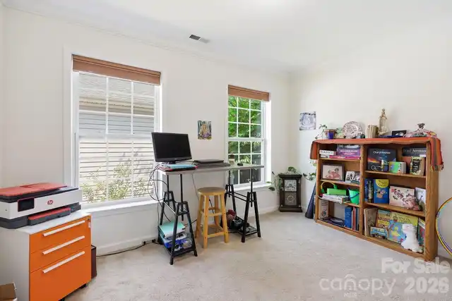 Listing Photo 12