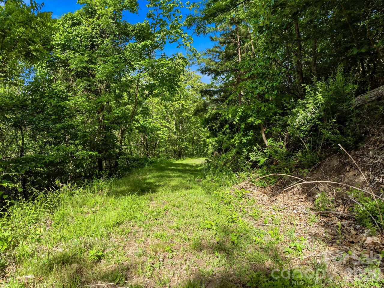 Listing Photo 11