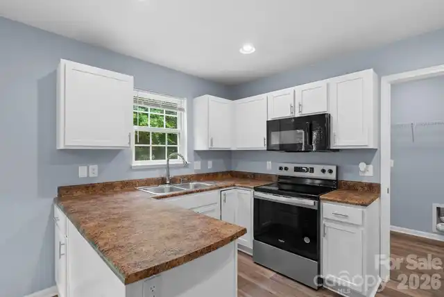 Listing Photo 10