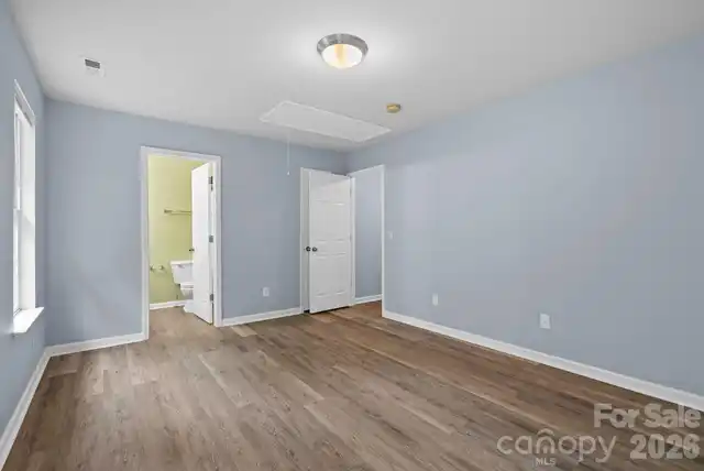 Listing Photo 16