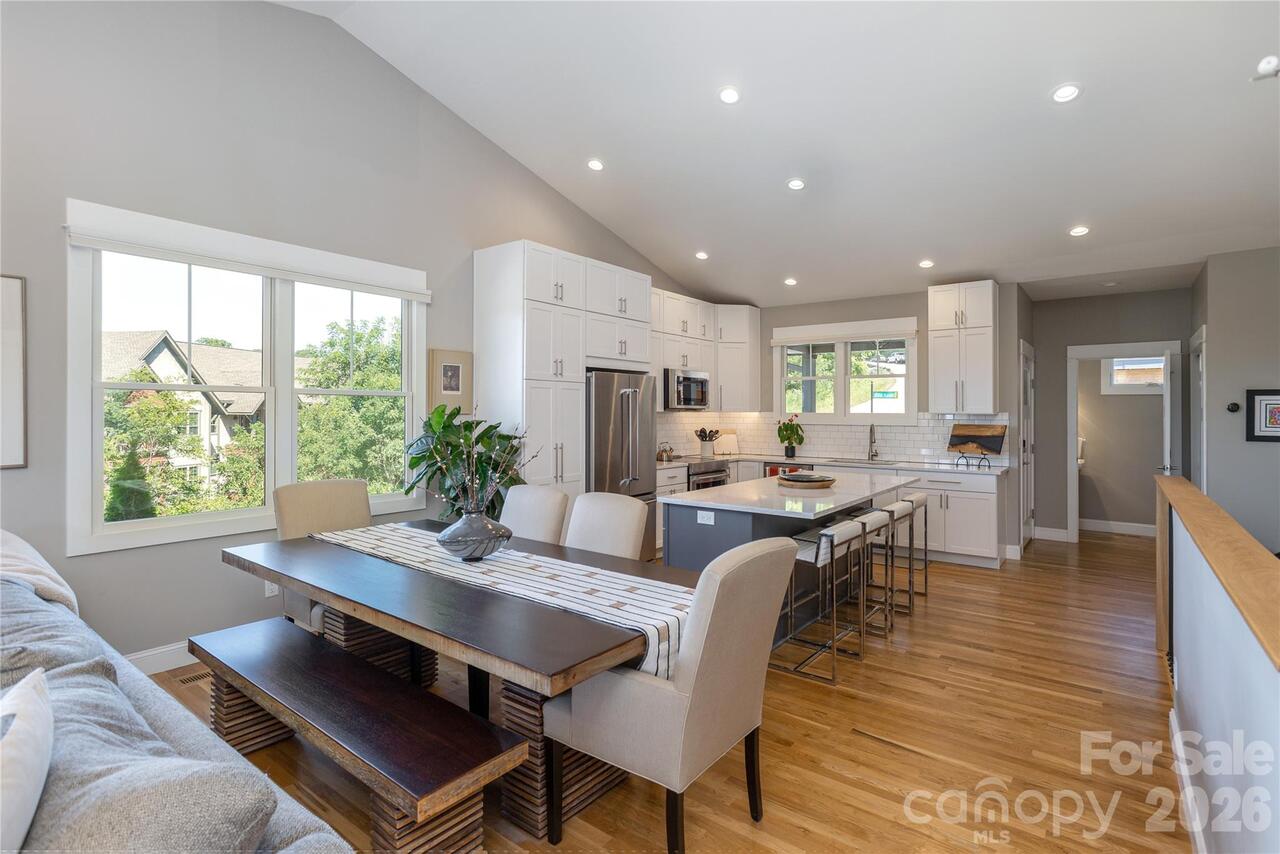 Listing Photo 18