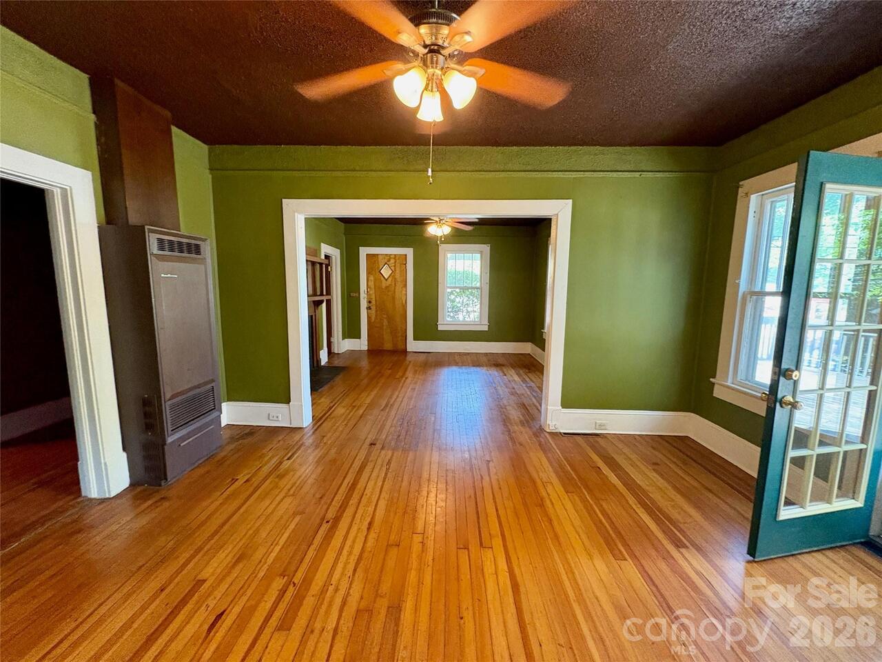 Listing Photo 4
