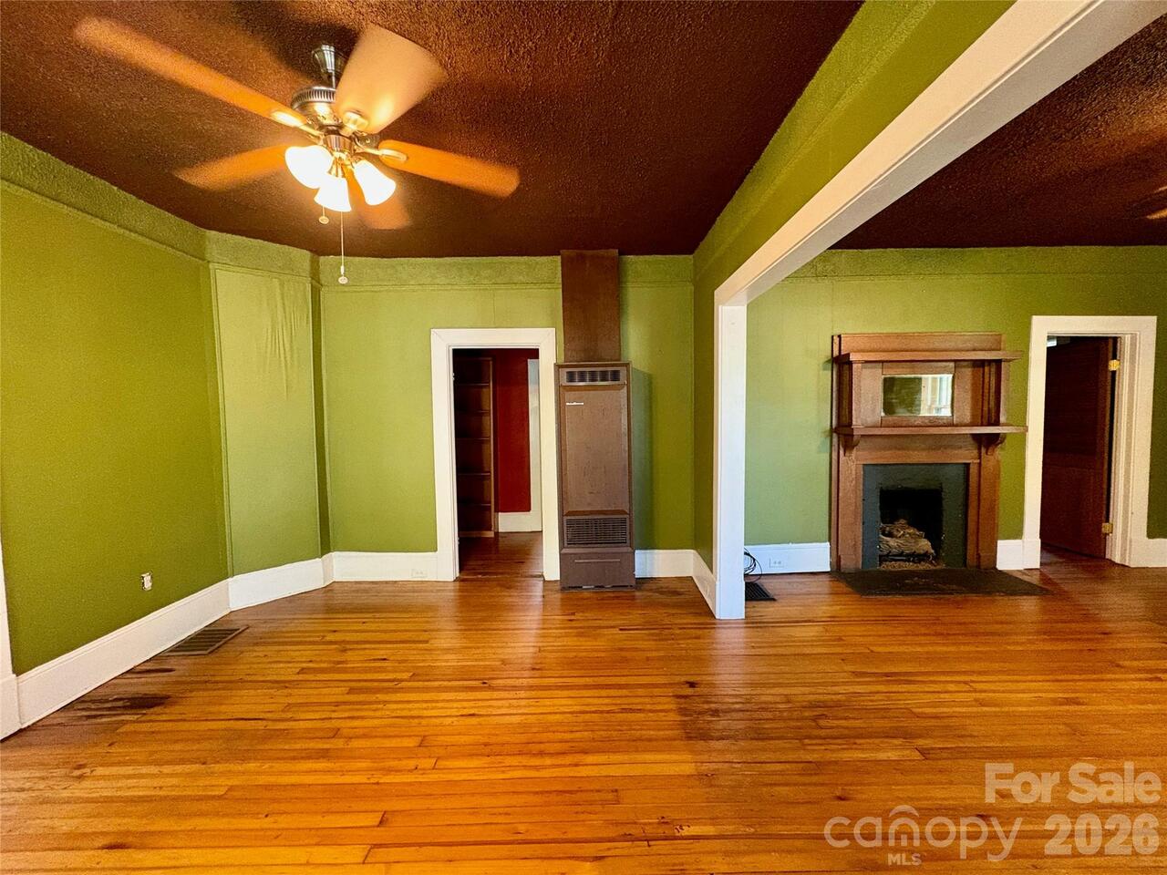 Listing Photo 5