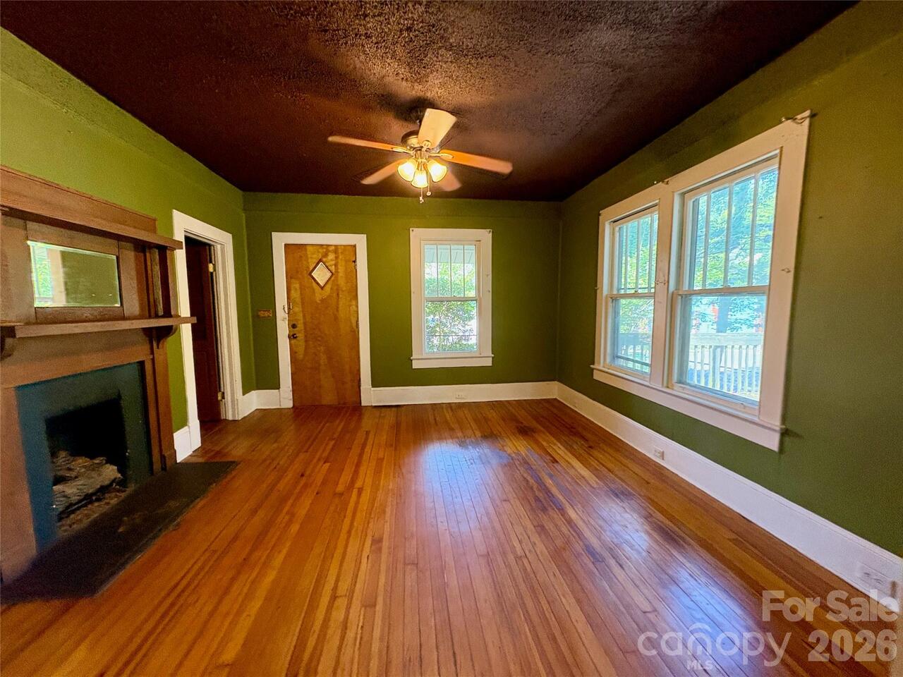 Listing Photo 6