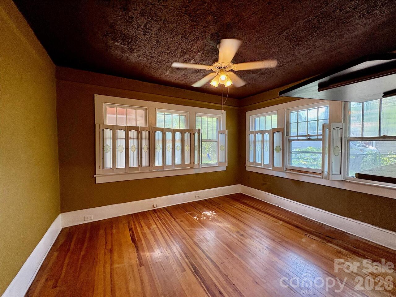 Listing Photo 15