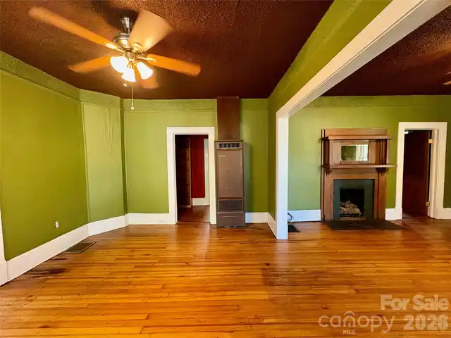 Listing Photo 5
