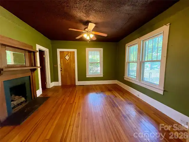 Listing Photo 6